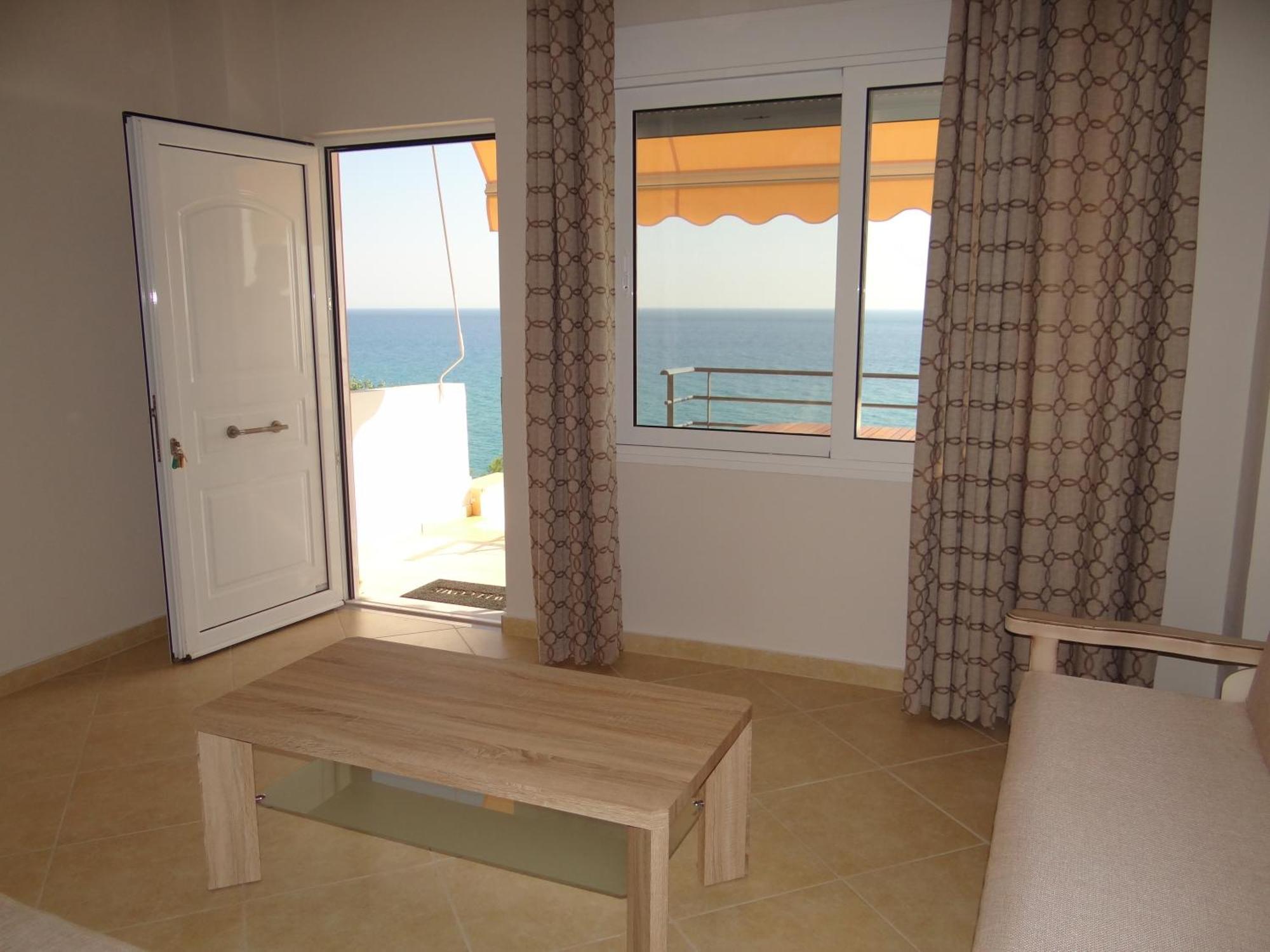 Aperanto House Paralia Loutsas Oda fotoğraf