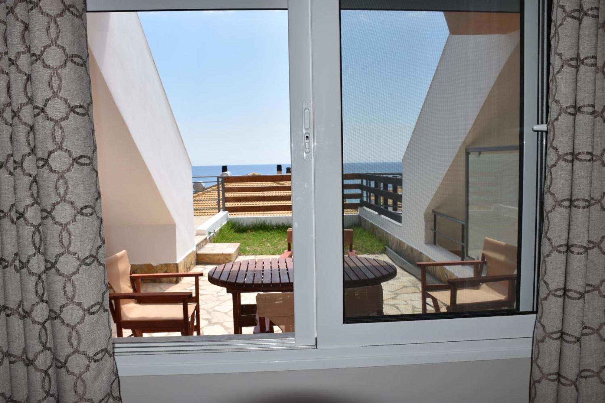Aperanto House Paralia Loutsas Oda fotoğraf